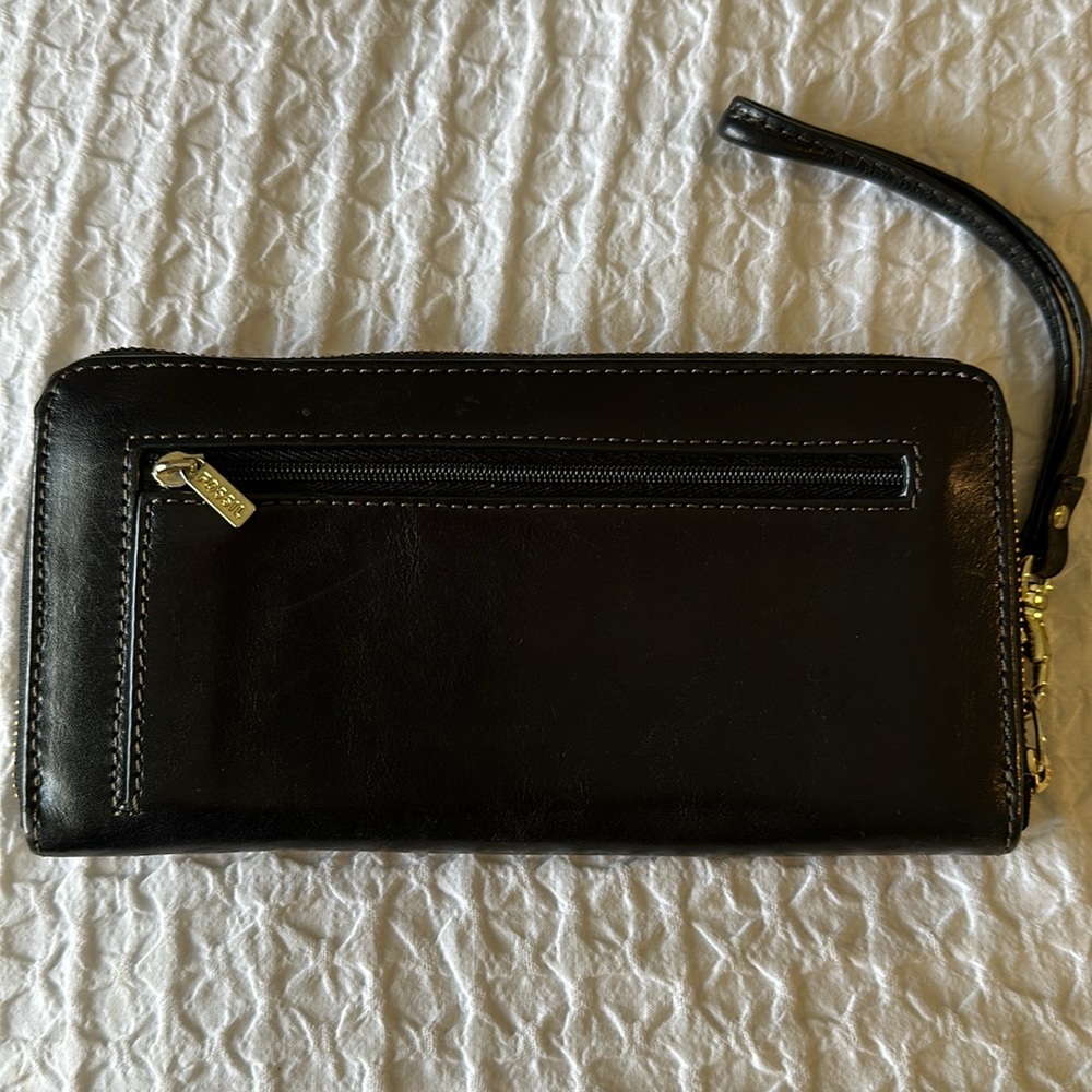 Fossil Leather Wallet With Removable Wristlet Str… - image 3
